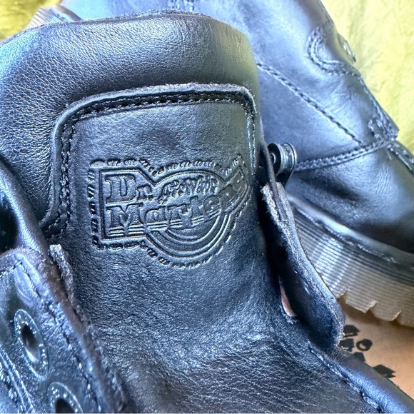 Vintage Dr. Martens Black Leather Lace Up Platform Pulley Shoes Made in England - Picture 8 of 12